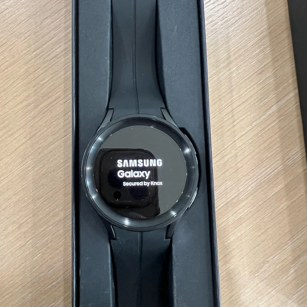 NEW Samsung Black Galaxy Watch 5 PRO Titanium Case